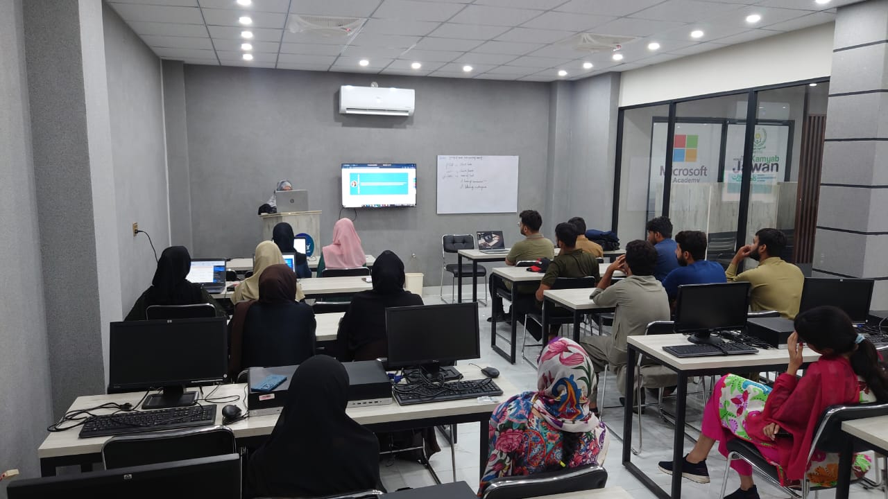 Main Lecture Hall — spacious computer lab